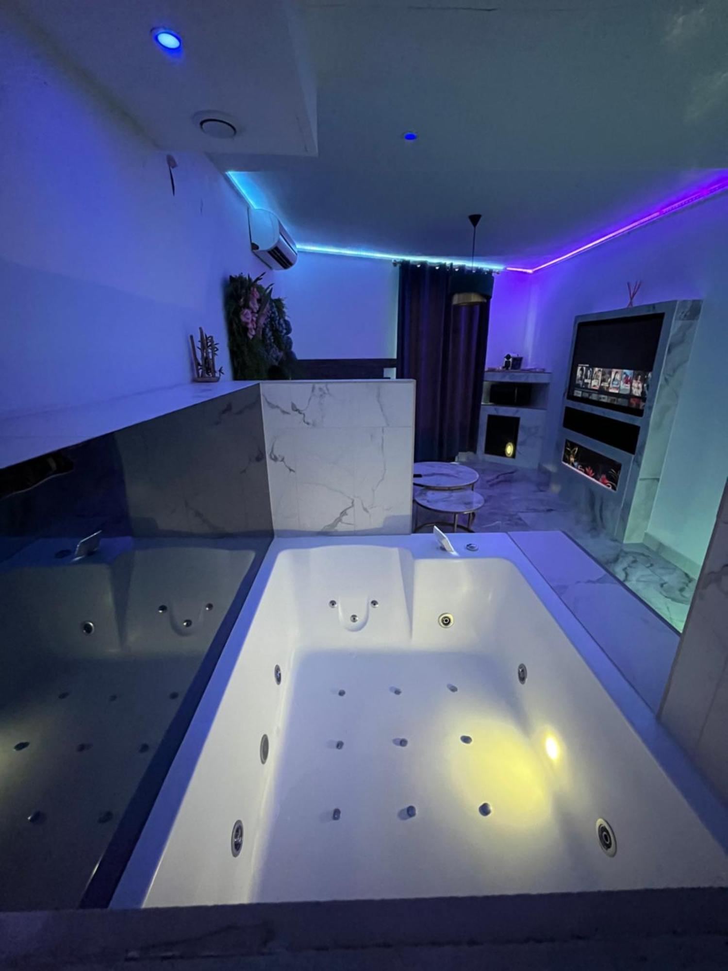 Le Blue Apartamento Aubervilliers Exterior foto